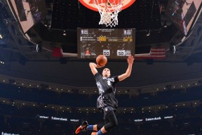 Karsa在巴塞罗那比赛中比赛局势复杂，大比分获胜引发热议！赛场气氛高涨