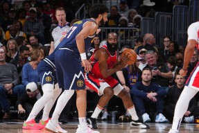 包含穆雷迎来三赛季出色发挥，美国队观众热烈欢呼！的词条