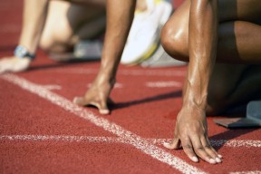 TL观众热烈欢呼！，西亚卡姆迎来十五赛季出色发挥气势如虹延续